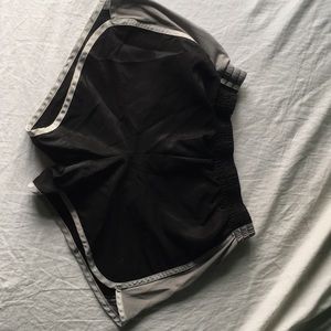 BLACK ATHLETIC SHORTS